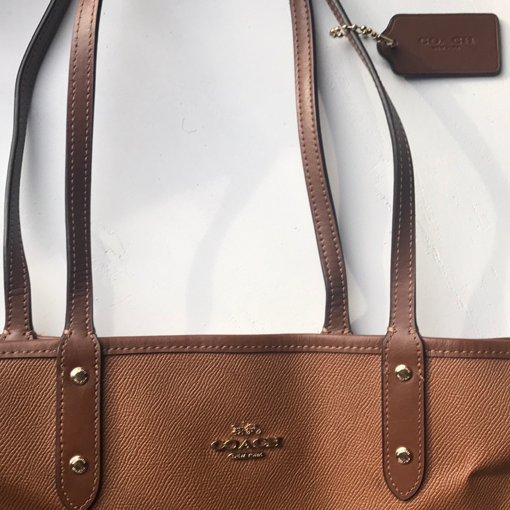 COPY - Reversible beautiful Coach bag!